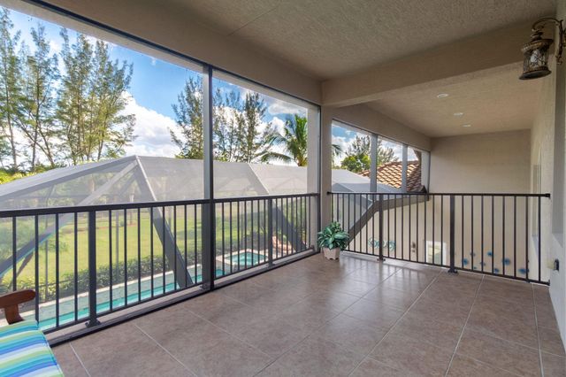 7708 Maywood Crest Dr, Palm Beach Gardens, FL 33412