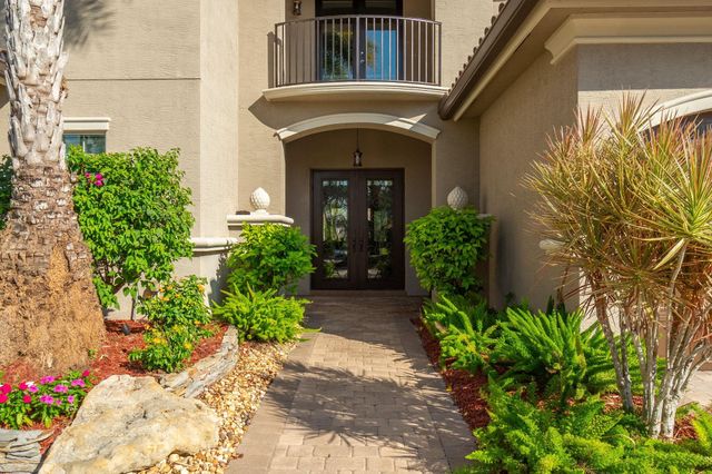 7708 Maywood Crest Dr, Palm Beach Gardens, FL 33412