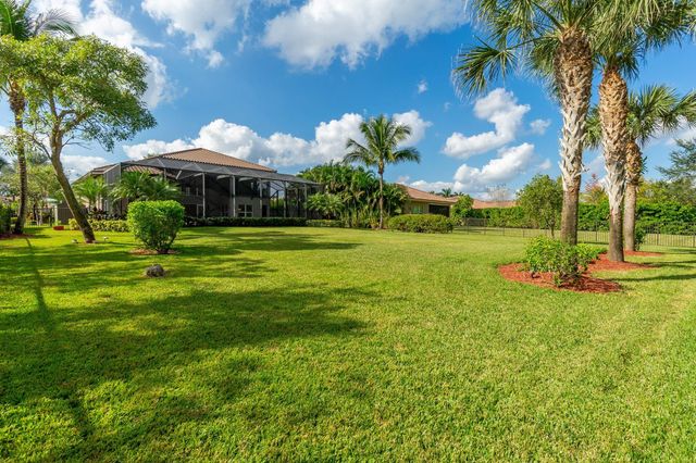 7708 Maywood Crest Dr, Palm Beach Gardens, FL 33412