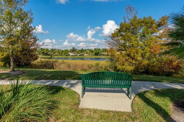 7708 Maywood Crest Dr, Palm Beach Gardens, FL 33412