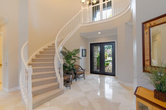 7708 Maywood Crest Dr, Palm Beach Gardens, FL 33412