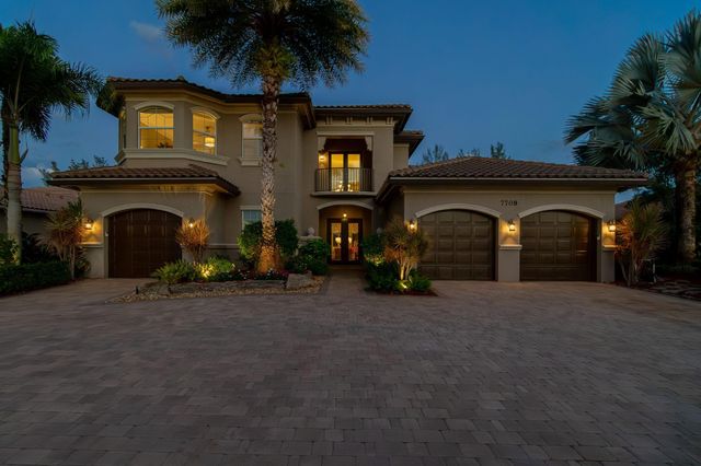 7708 Maywood Crest Dr, Palm Beach Gardens, FL 33412