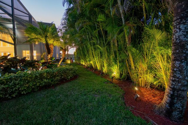 7708 Maywood Crest Dr, Palm Beach Gardens, FL 33412