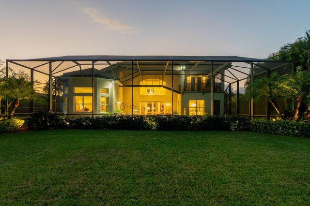 7708 Maywood Crest Dr, Palm Beach Gardens, FL 33412