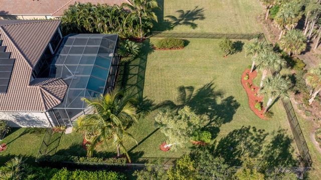 7708 Maywood Crest Dr, Palm Beach Gardens, FL 33412