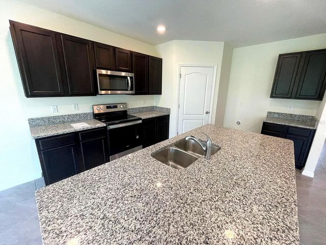 2030 MAPLE RIDGE DRIVE, Zellwood, FL 32798