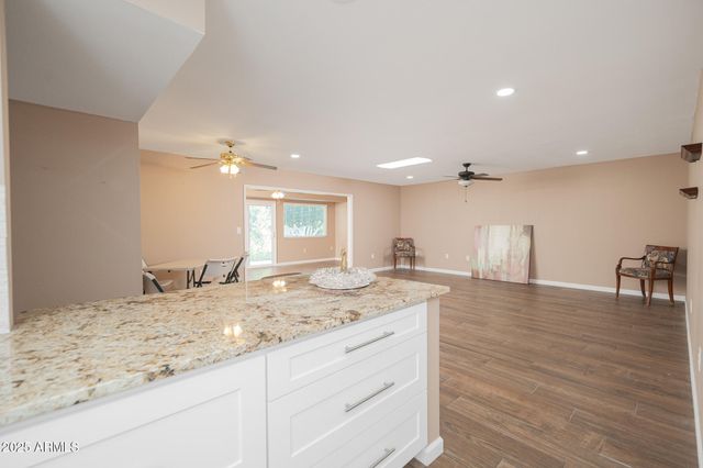 10870 W CLAIR Drive, Sun City, AZ 85351