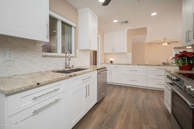 10870 W CLAIR Drive, Sun City, AZ 85351