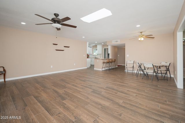 10870 W CLAIR Drive, Sun City, AZ 85351