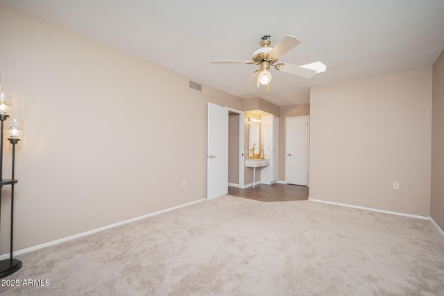 10870 W CLAIR Drive, Sun City, AZ 85351