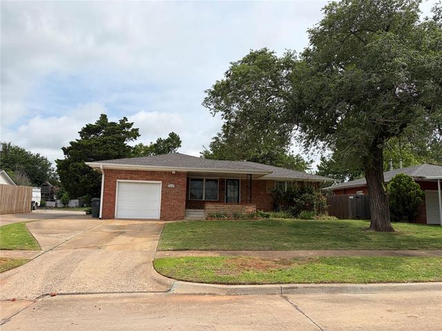 415 W Curtis Drive, Midwest City, OK 73110
