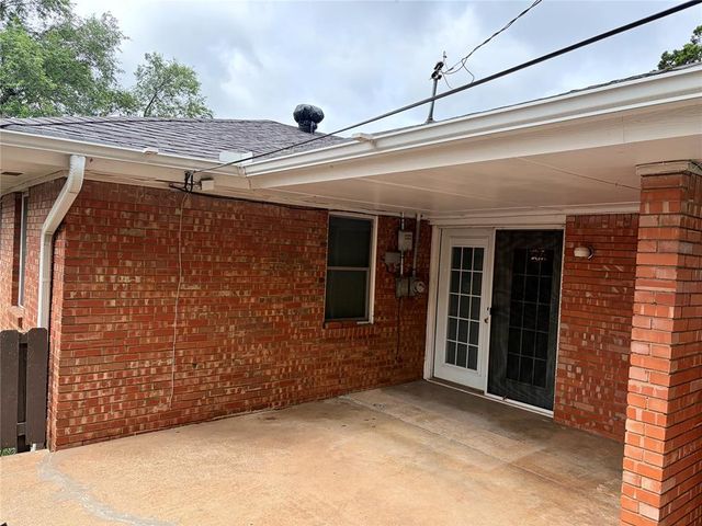 415 W Curtis Drive, Midwest City, OK 73110