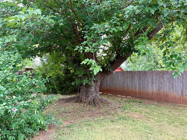 415 W Curtis Drive, Midwest City, OK 73110