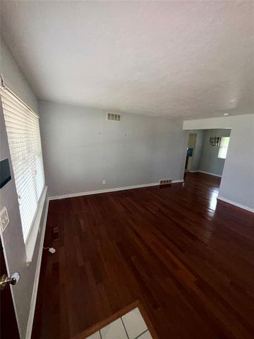 415 W Curtis Drive, Midwest City, OK 73110