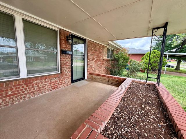 415 W Curtis Drive, Midwest City, OK 73110
