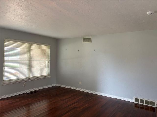 415 W Curtis Drive, Midwest City, OK 73110