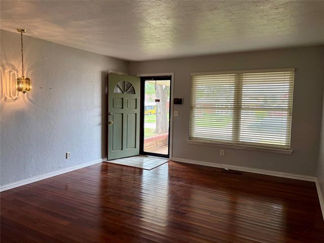 415 W Curtis Drive, Midwest City, OK 73110