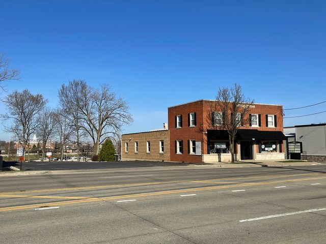 148 S Northwest Highway 6, Barrington, IL 60010