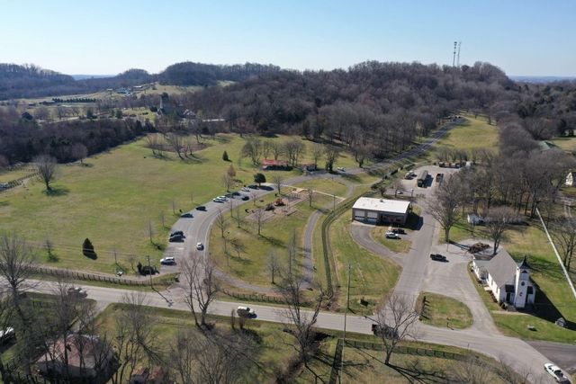 2072 Conductor Ln, Thompsons Station, TN 37179