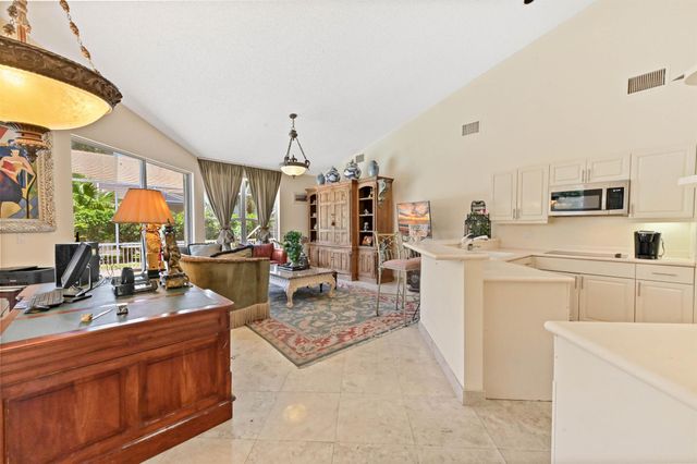 7821 Dorchester Road, Boynton Beach, FL 33472