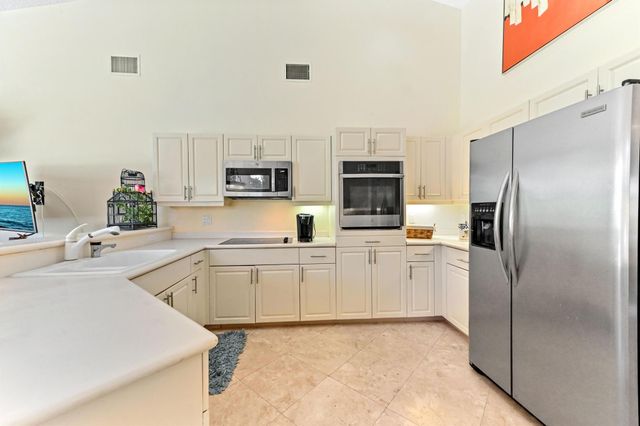 7821 Dorchester Road, Boynton Beach, FL 33472