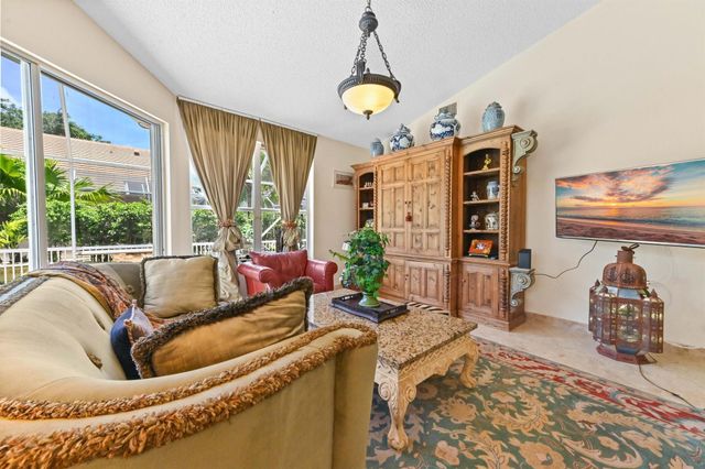 7821 Dorchester Road, Boynton Beach, FL 33472