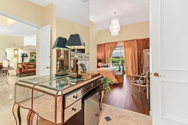 7821 Dorchester Road, Boynton Beach, FL 33472