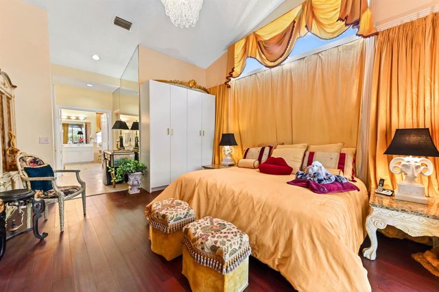 7821 Dorchester Road, Boynton Beach, FL 33472