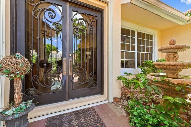 7821 Dorchester Road, Boynton Beach, FL 33472