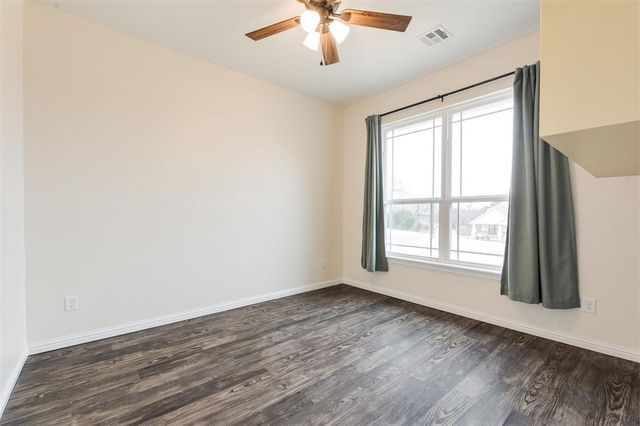 8710 Overlook Drive, Guthrie, OK 73044