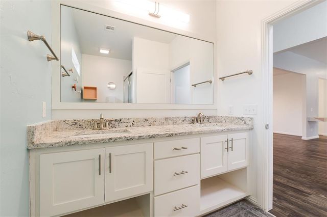 8710 Overlook Drive, Guthrie, OK 73044