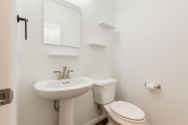 8710 Overlook Drive, Guthrie, OK 73044