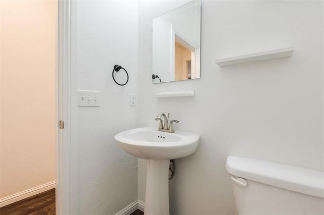 8710 Overlook Drive, Guthrie, OK 73044