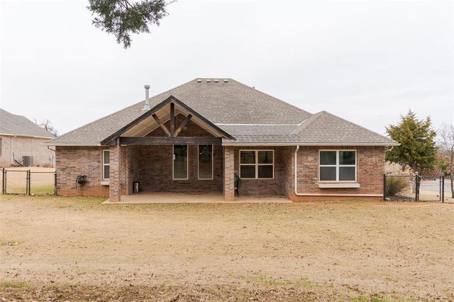 8710 Overlook Drive, Guthrie, OK 73044