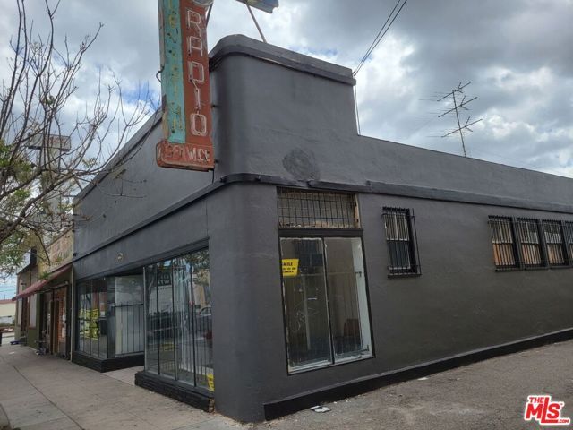 8415 State Street, South Gate, CA 90280