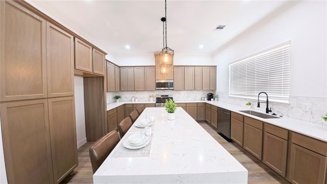 1738 Lantana Lane, El Campo, TX 77437