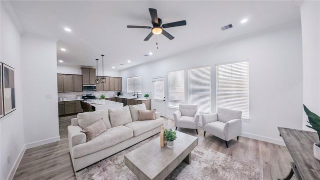 1738 Lantana Lane, El Campo, TX 77437