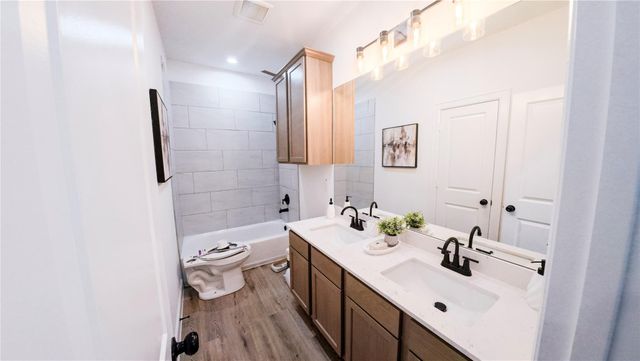 1738 Lantana Lane, El Campo, TX 77437