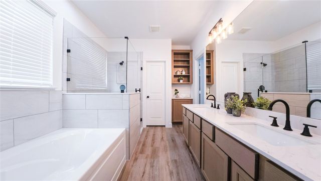 1738 Lantana Lane, El Campo, TX 77437