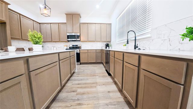 1738 Lantana Lane, El Campo, TX 77437