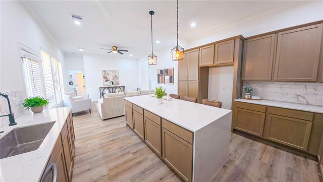 1738 Lantana Lane, El Campo, TX 77437