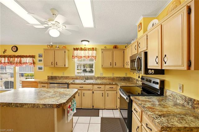 19868 Frenchmans CT, North Fort Myers, FL 33903