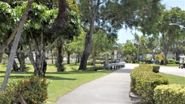 71 Waltham C 71, West Palm Beach, FL 33417