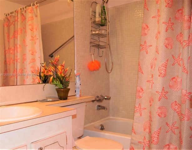 71 Waltham C 71, West Palm Beach, FL 33417