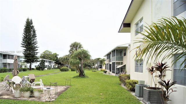 71 Waltham C 71, West Palm Beach, FL 33417