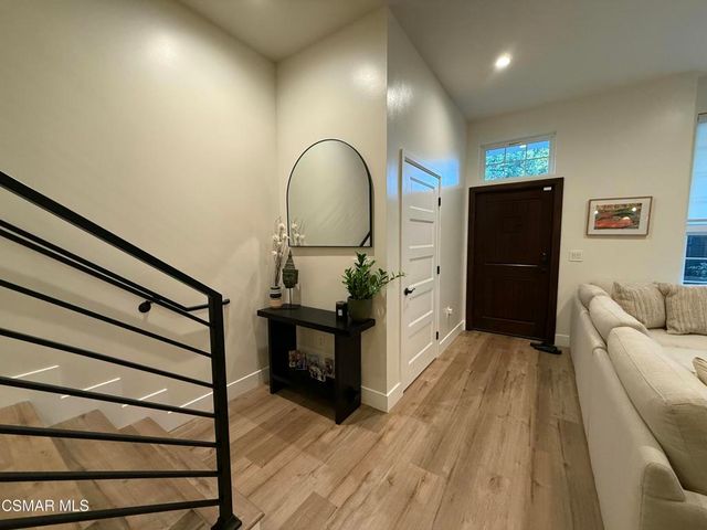 3236 Royal Oaks Drive 4, Thousand Oaks, CA 91362