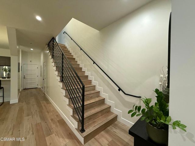 3236 Royal Oaks Drive 4, Thousand Oaks, CA 91362