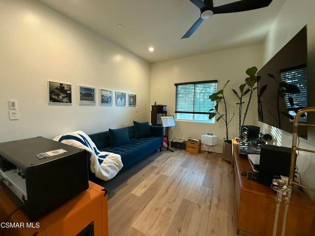 3236 Royal Oaks Drive 4, Thousand Oaks, CA 91362