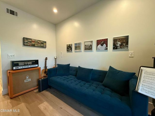 3236 Royal Oaks Drive 4, Thousand Oaks, CA 91362