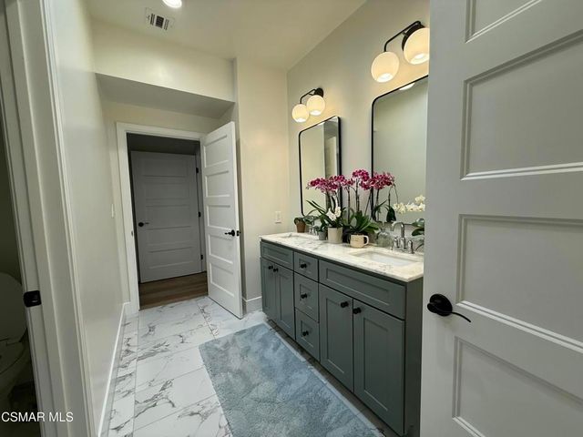 3236 Royal Oaks Drive 4, Thousand Oaks, CA 91362